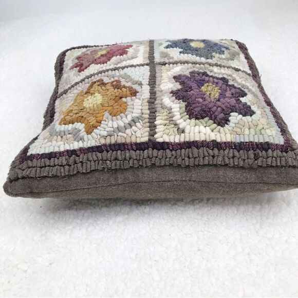 Handcrafted Hook Floral Accent Pillow - Picture 2 of 7